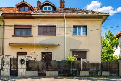Vila generoasa cu 5 camere si curte, de vanzare in zona 13 Septembrie - 1