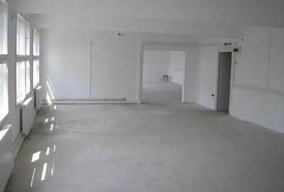 Spațiu comercial, de 220.00 mp, în 1 Mai