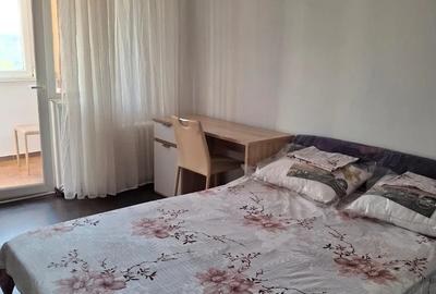 Apartament cu 3 camere decomandat în Bd. Independenței