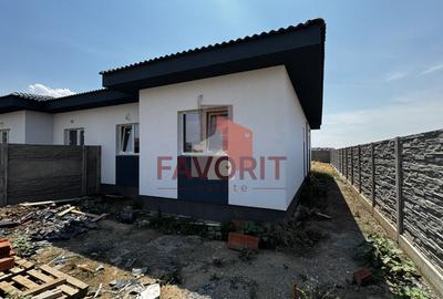 Duplex cu 3 camere în Moșnița Nouă