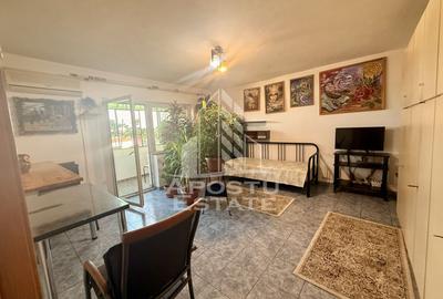 Garsonieră decomandată, mobilată în Complex Studențesc