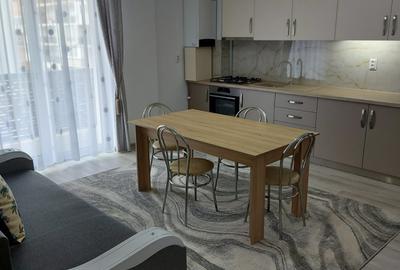 Apartament cu 3 camere semidecomandat în Florești