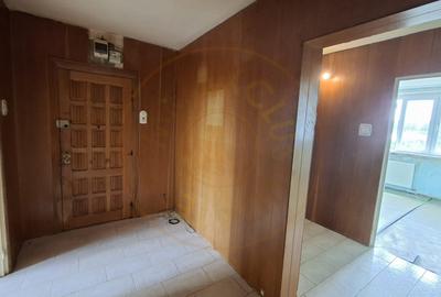 Apartament 4 camere Nord ,Etaj 3 la Poarta Scolii nr 14 - 4