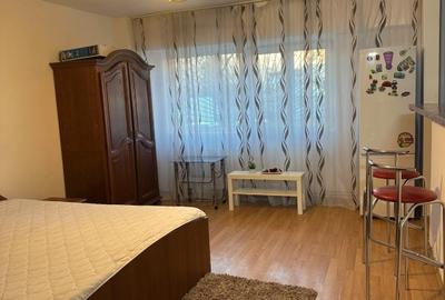 Garsonieră circulară, mobilată în 13 Septembrie