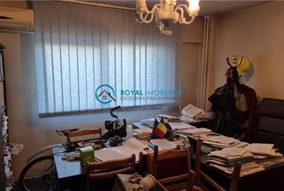 Royal Imobiliare - Vanzare Apartament zona Ultracentrala - 2