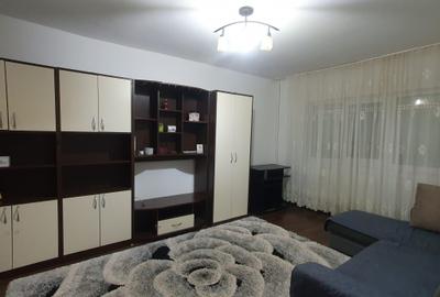 Inchiriez apartament 3 camere zona 300 - 2