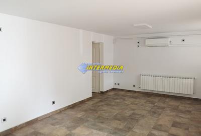 Spatiu comercial 40 mp finisat de inchiriat in Cetate - 12