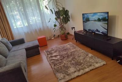 Apartament cu 3 camere decomandat, mobilat în Drumul Taberei