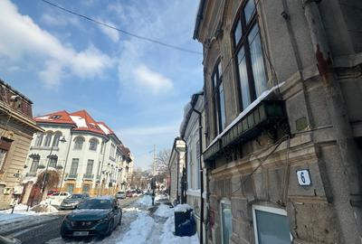 Vilă interbelică de vânzare – vedere directă către Parcul Grădina Icoanei - 1