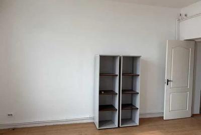 Apartament 3 camere | Unirii | birouri | loc parcare in curte | etaj 1 - 2