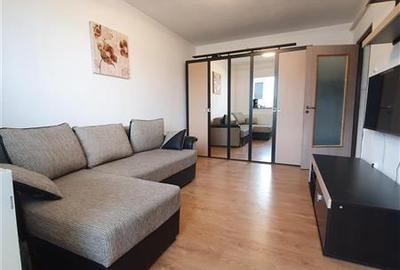 Inchiriere Garsoniera in bloc de apartamente, zona Astra, moderna - 2