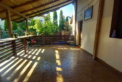 Casa deosebita 8 camere 350 mp utili OTOPENI - 9