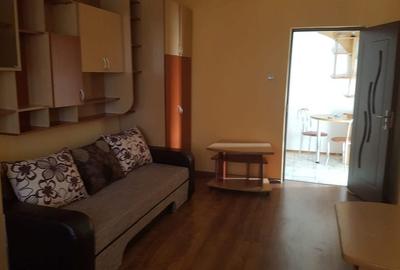 Inchiriere apartament 2 camere decomandat cu centrala termica proprie - 1