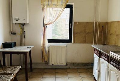 Apartament 2 camere decomandat,zona Judetean,110000 Euro - 3