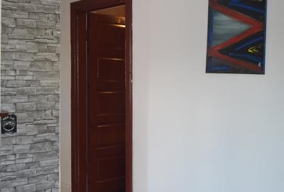 Inchiriere apartament cu trei camere in vila - 1