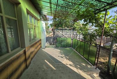 Casă cu gradina si solarii de legume - 16