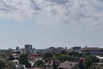 Piața Romana.Bloc nou - 1