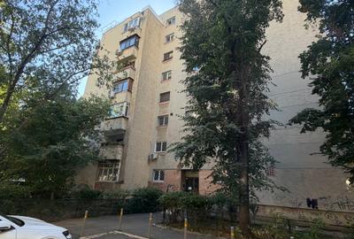 Apartament cu 4 camere decomandat în 13 Septembrie