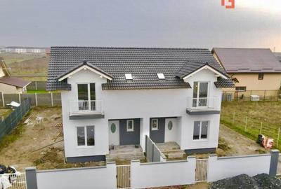 Duplex cu 4 camere în Moșnița Nouă