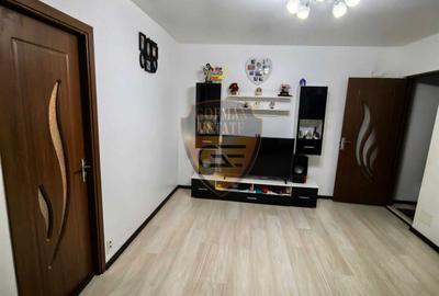Apartament cu 3 camere semidecomandat, mobilat în Tomis Nord