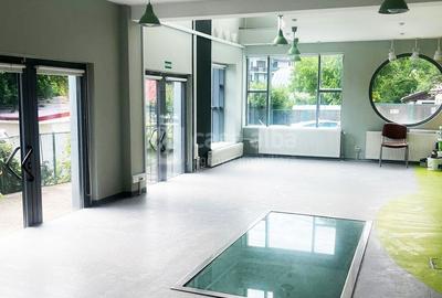 Centru, cladire noua - spatiu 230mp, amenajat - 1