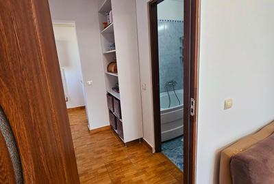 Vanzare apartament 3 camere, bloc cu acoperis, parcare, zona Buna Vestire - 12