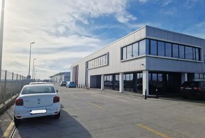 Spatiu industrial, birouri si teren de vanzare, situate intre DNCB - A2 si A0 - 2