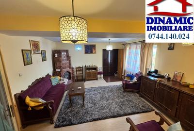 Casă cu 6 camere în Periferie