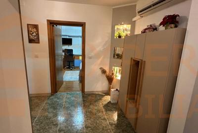Apartament 3 camere, vedere bilaterală – Zona Trocadero, Constanta; COMISION 0% - 12