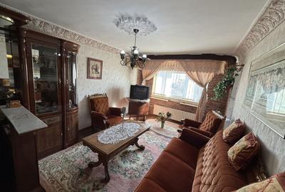 Apartament cu 3 camere decomandat, mobilat în Gara