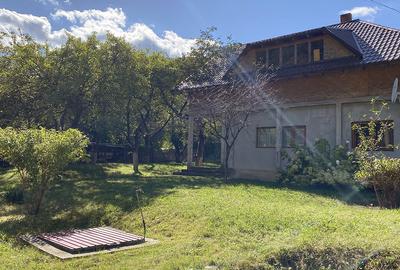 Casa + teren de vanzare comuna Tarcau, Neamt - 2