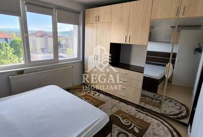 Apartament cu 2 camere semidecomandat, mobilat în Central