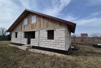Caciulati, vanzare casa 3 camere la rosu, 1.000mp teren - 1