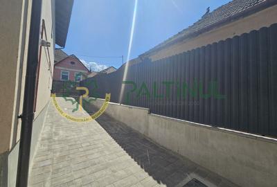 Casă de vânzare în zona Trei Stejari Sibiu – ideală pentru locuit sau business.. - 2