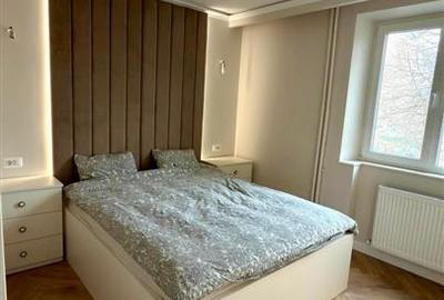 Apartament cu 3 camere semidecomandat în Copou