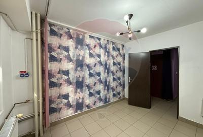 Spațiu comercial stradal 61 mp, Bd. Chisinau - vitrina si acces direct - 9