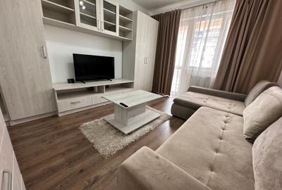 Garsonieră decomandată, mobilată în Est