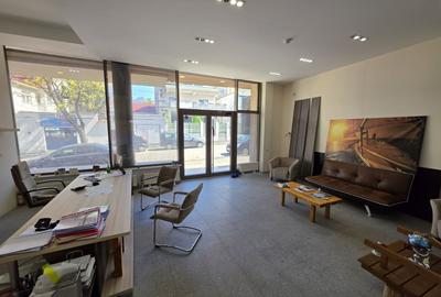Tomis I, artera circulata, spatiu comercial amenajat - 2