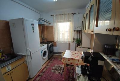 Apartament 3 camere pe Almașului la etajul 6, 68 mp, 2 balcoane