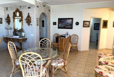 Apartament cu 4 camere decomandat în Nord