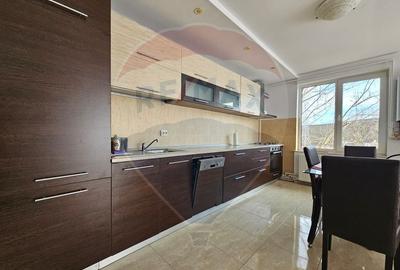 Apartament cu 4 camere semidecomandat, mobilat în Gheorgheni