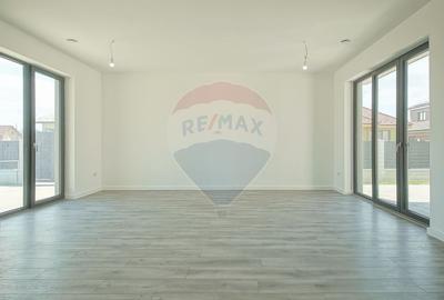 Casă  cu 5 camere de vânzare, Hălchiu - 4