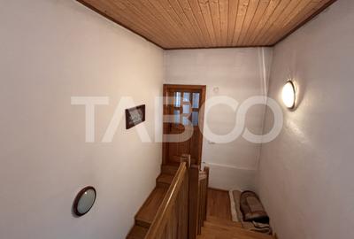 Casa de vanzare individuala   zona Sura Mare individuala 900 mp teren - 20