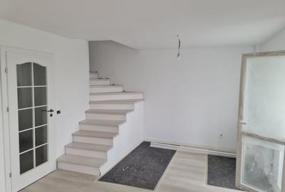 De vanzare Apartament  4 camere tip duplex  Pacii, etajul 4 si 5 - 2