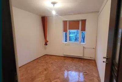 Apartament cu 2 camere semidecomandat în Costin Georgian