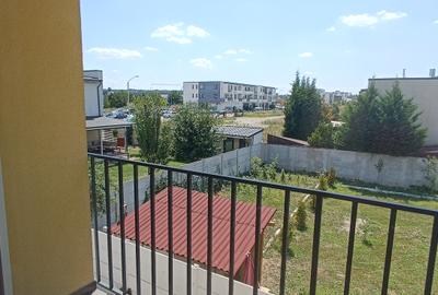 Particular -Vila duplex 4 camere, 100mpu, Luminoasă, Intima - 1