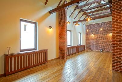 Casa de vanzare in centrul Brasovului - curte privata si pivnita - 1