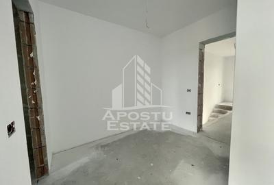 Duplex cu 4 camere, dressing si 3 bai. Toate utilitatile, la asfalt. - 20