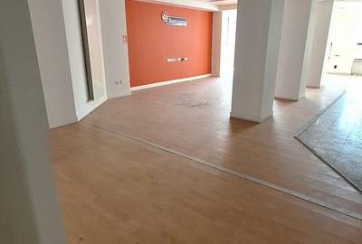 De vanzare Spatiu Comercial / Cladire de birouri - Sibiu Centru - 11