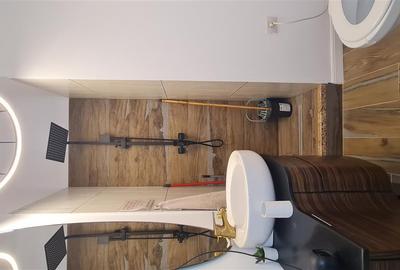 Spatiu langa Primarie pt. prestari servicii, birou, cabinet, salon - renovat - T - 12